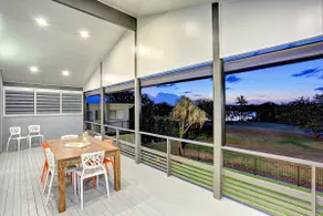 Seagrass-4 ensuites-Sunset deck-walk everywhere - Image 2