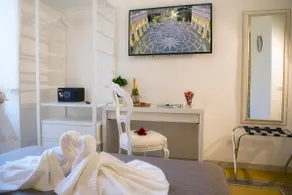 Luxury Domus S. Croce Suite - Image 4