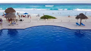 Studio with beach and pools in the hotel area. - Image 4