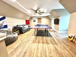 Beautiful 2 bed 2.5 bath with GAME room - Image 2