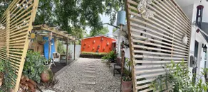 Flora's Garden Apartment/Studio - Image 4