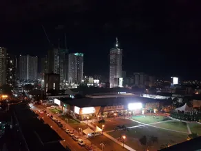 ORTIGAS 2 Br Corner Unit With 2 Queen Across Shangrila - Image 3