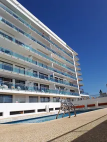 2-bedroom apartment (60 m²) with sea view and heated pool - Image 5