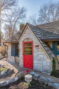 Columbia’s Most Beloved Historic Home! - Image 4