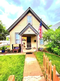 Mountain Victorian+Heart of Downtown+Kitchen+Yard! - Image 4
