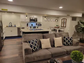 Entire Guest Unit - Cool Canby Crib-Full Basement - Image 3
