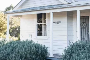 A nostalgic outpost at the foot of the Grampians - Image 2