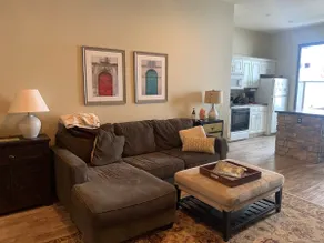 Downtown Abbey - One of kind apt. with lake view. - Image 3