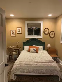 Lake School: Vintage Schoolhouse apartment - Image 5