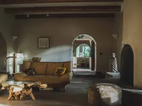 Many Feathers Ranch: 8000 sqft on the Rio Hondo - Image 3