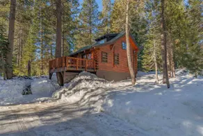 Renovated Log Cabin Near Lake & World Class Skiing - Image 3