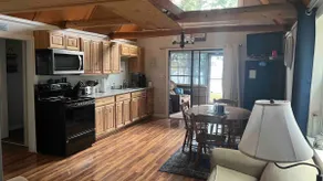 Cottage right on the lake! Waterfront views! - Image 4