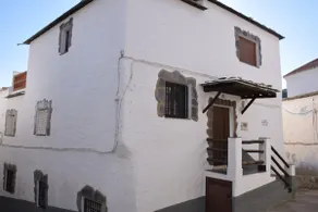 Rural townhouse - Image 3
