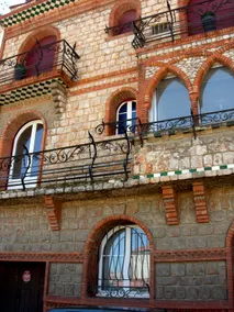 Apartment with garden/patio in the city center. - Image 2