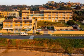 Waterfront Luxury - Image 4