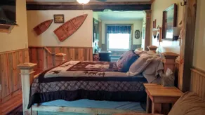 White Salmon Cabin Suite at The Logs Inn - Image 3