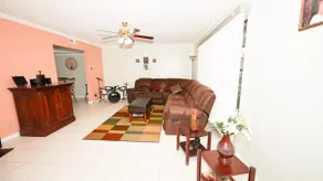 Full House In North Palm Beach - Image 4