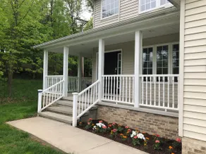 Modern large home near Cleveland - Image 3