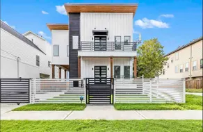 Luxury Designer Home w/ Rooftop Deck & Pool! - Image 5