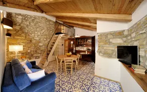 Enchanting loft and stunning views! - Image 3