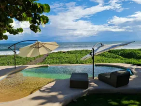 Cozy romantic getaway beachfront, villa + pool - Image 2