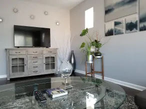 ⚡️NEW! Sunny & Cozy 3BDRM, 10min/ORD, 20min/DT❤️ - Image 4