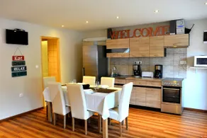 Room4U Apartment - Image 5