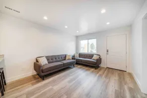Stunning 2 bedroom Cottage Suite - Image 3