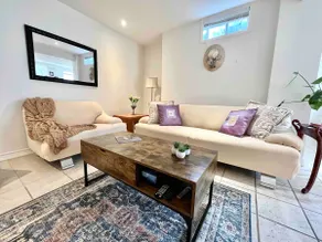 Clean bright pet friendly apartment with parking - Image 3
