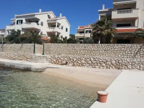 Family-friendly holiday beach apartment in the first row to the sea (C6) - Image 5
