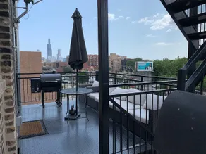 HUGE 1700 sqft 3bd West Loop Penthouse w/ Balcony - Image 5