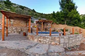 Holiday Getaway Caric - Image 5