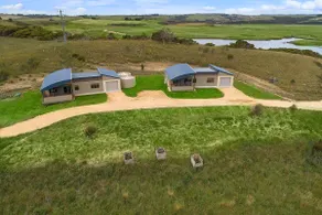 Otway Coastal Villas Golden Wattle - Image 4