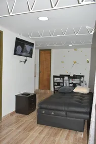 Spacious apartment near the airport, mountain view - Image 2