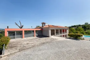 3-bedroom house with pool, garden and BBQ - Image 5