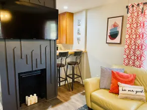 House of Blue: A cozy & convenient 2 bedroom. - Image 4