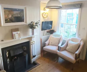 Charming, spacious cottage with stunning views of Staithes and the harbour - Image 2