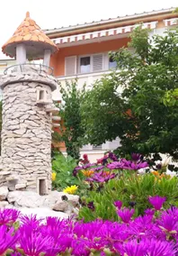 The apartment is located in the resort of Palit on the island of Rab - Image 3