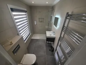 Sunset Point Apts - North Shore Suite - Image 4