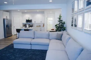 Large Townhouse with Pool/hot tub walk to food/movies/TopGolf - Image 3