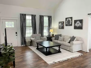 Cozy Farmhouse with a View - Image 2