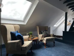 Beautiful boutique studio flat in town centre - Image 3