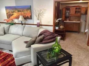 Immaculate, eclectic condo - Image 5
