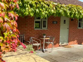 Linnet Cottage-Tichbornes Farm Cottages - Image 3