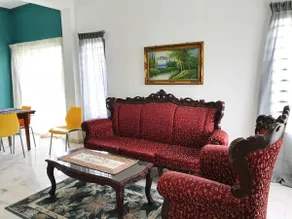 Cute 2-storey house, fits 10-15 pax - Image 3
