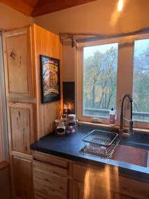 Farmhouse Cabin in the woods w Privacy! WIFI AC - Image 5