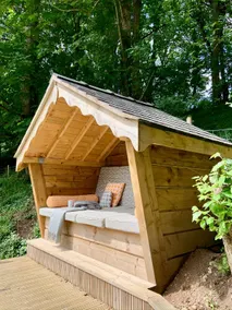 Luxury Stylish Barn Conversion, Garden & Woodland - Image 3