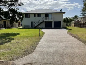 Ideal Family Beach House - Image 2