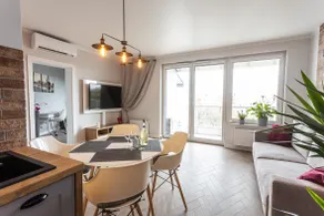 B&W Luxurious Apartment in the center of Wroclaw - Image 4
