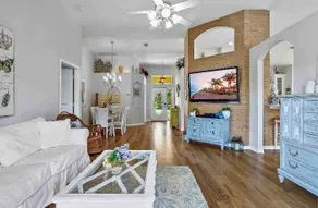 Coastal Style Retreat - Image 4
